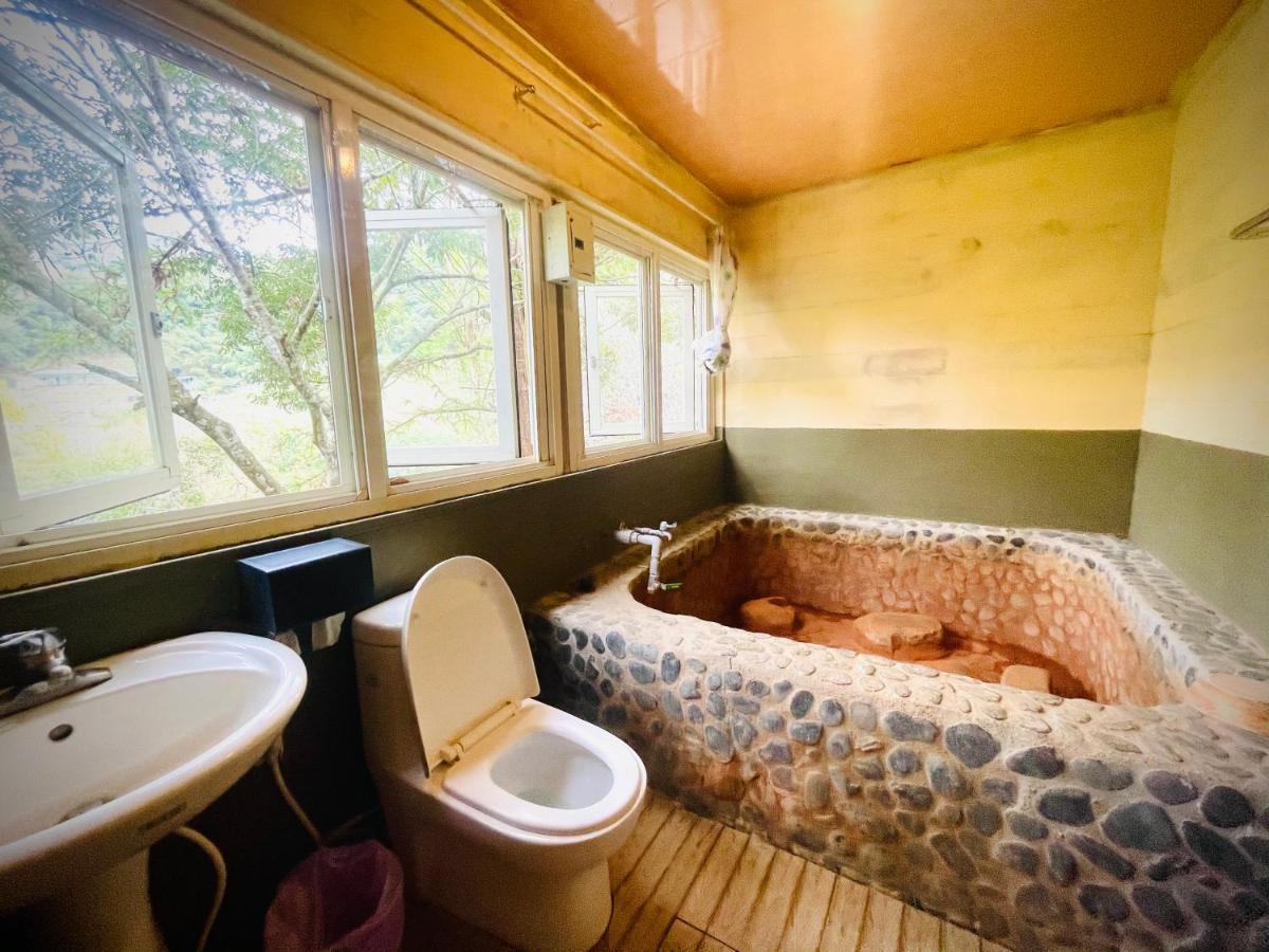 森之秘湯 Mhuwe Hotspring Apartment Ренай Стая снимка
